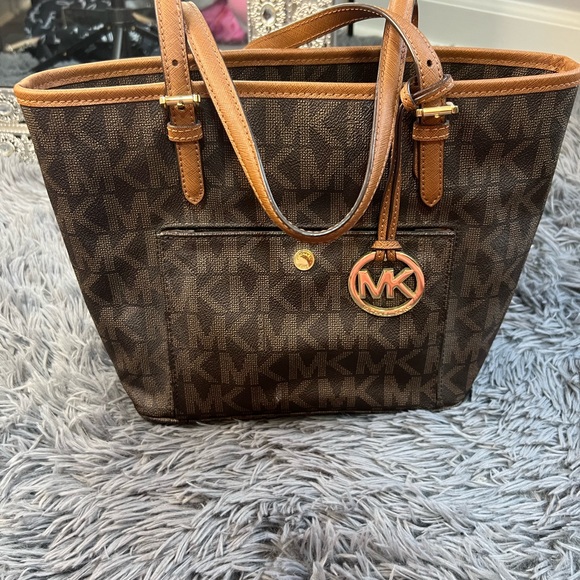 ✨Michael Kors Dark Brown Signature Tote - Picture 1 of 4